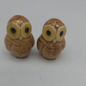 Vintage Hand Painted Owl Salt and Pepper Shakers 2” Tall Brown and Yellow